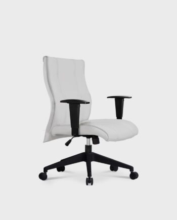 Poltrona giratória diretor Infinity com base relax preta e braço preto